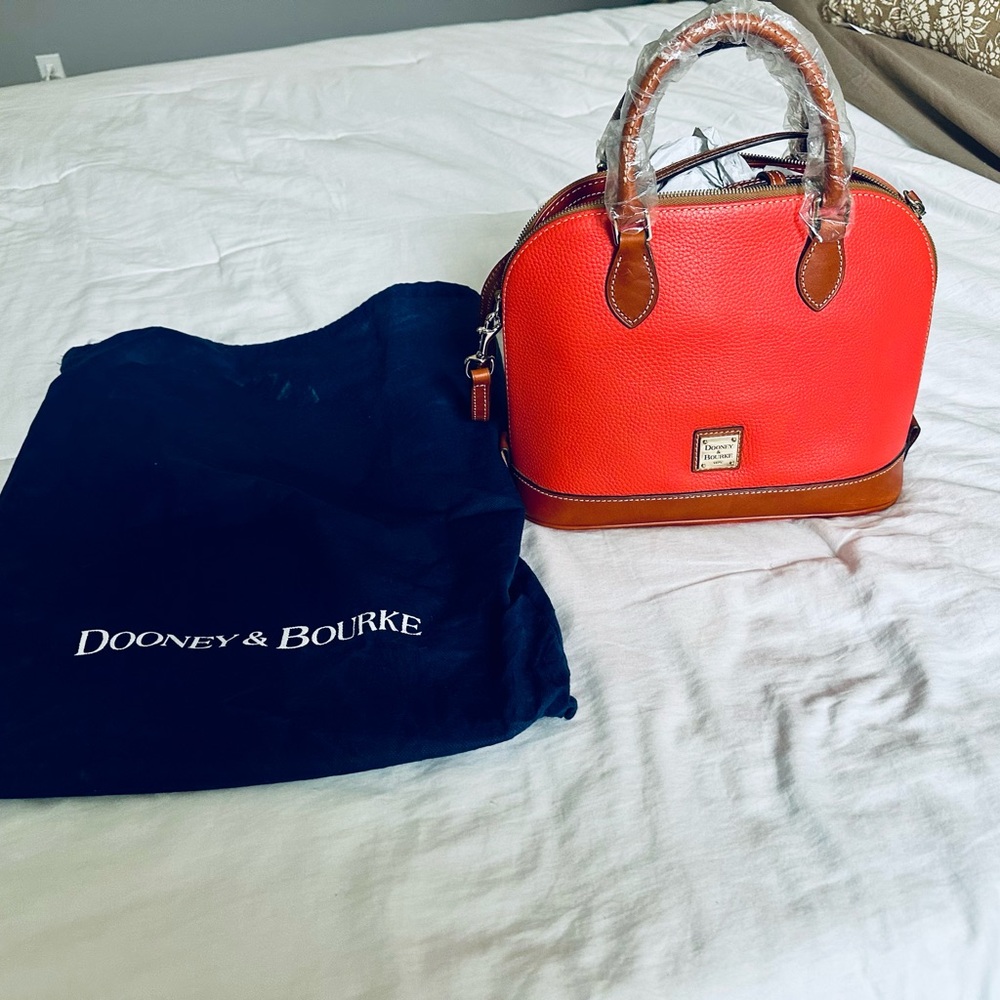 Dooney & Bourke Leather handbag with crossbody strap - Picture 2 of 6